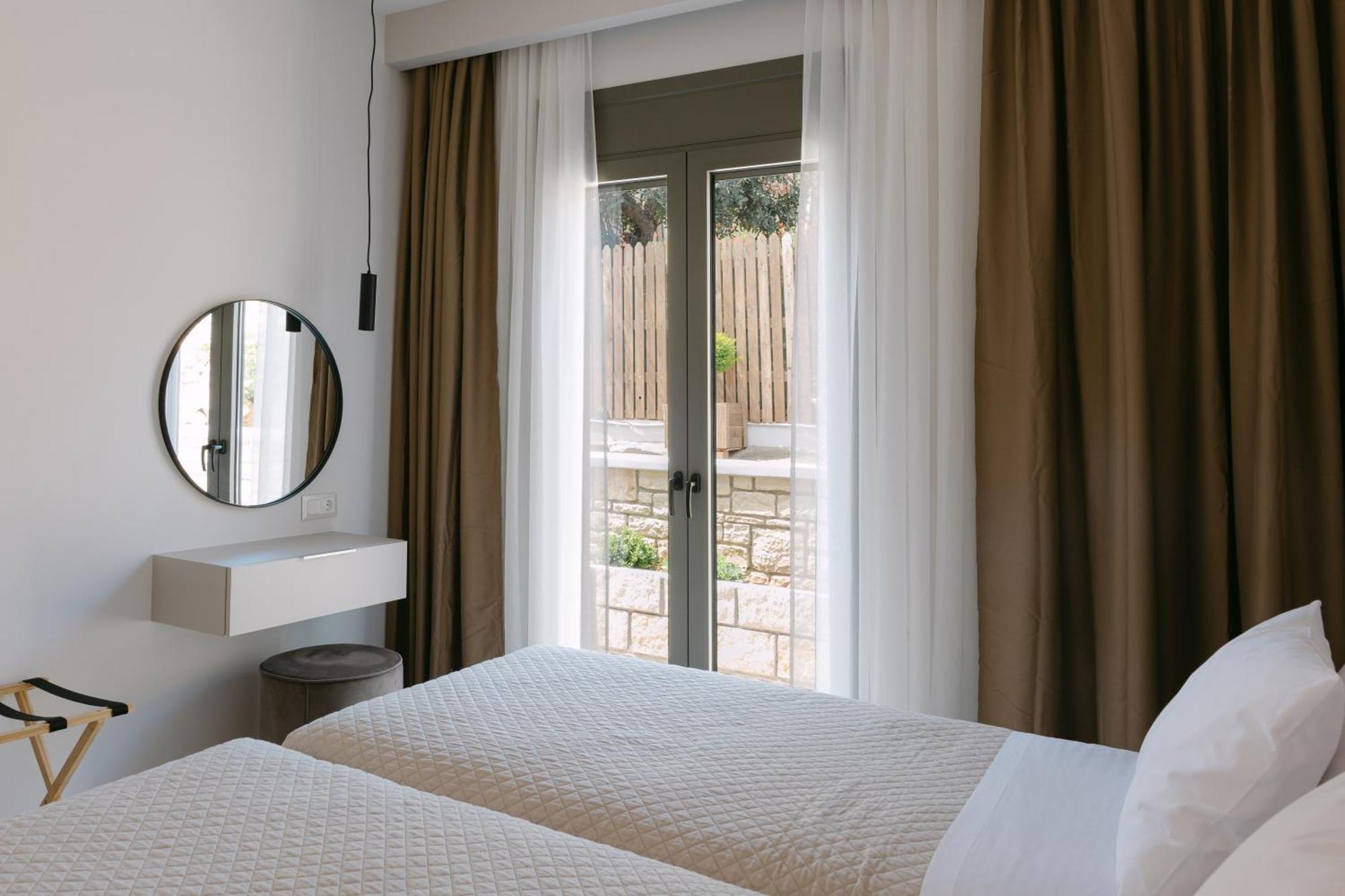 Halaro Villa Gerani  Ngoại thất bức ảnh